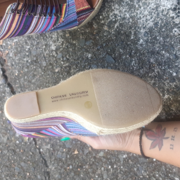 Chinese Laundry platforms,size 8.5 multiple colors - Picture 4 of 5